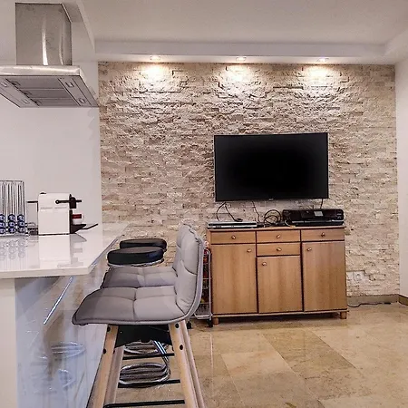 Apartament Chateau De La Pinede