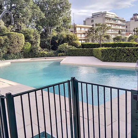 Apartament Chateau De La Pinede