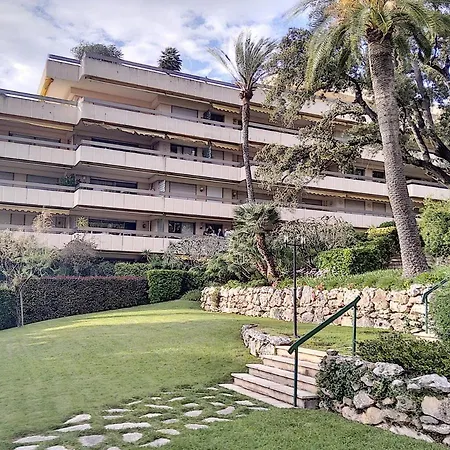 Chateau De La Pinede Lejlighed *